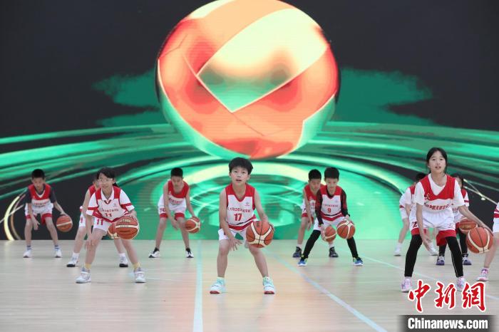 北京启动阳光体育行动将体育锻炼融入日常学习