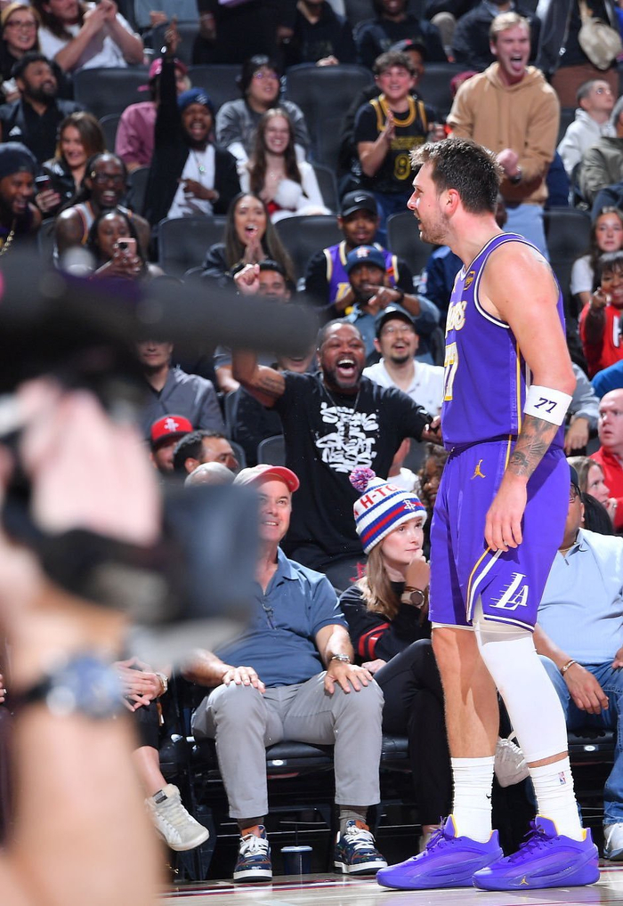 东契奇七战狂揽51+三双数据引MVP热议