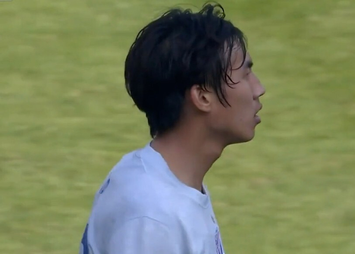 申花中场吴启鹏伤情未明