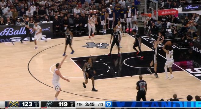 约基奇三双逆转马刺 穆雷末节狂砍30分助掘金绝