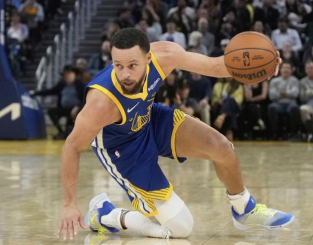 勇士惨败太阳无缘季后赛 科尔盛赞库里为最伟大